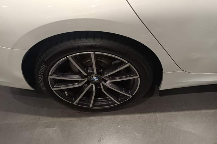 Used BMW 3 Series 2022 325Li M Sport Package Right Rear Wheel Hub