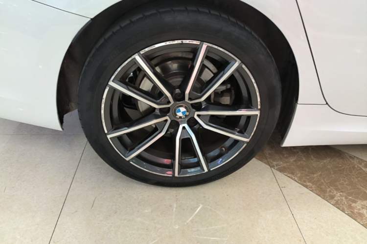 Used BMW 3 Series 2022 325Li M Sport Package Right Rear Wheel Hub