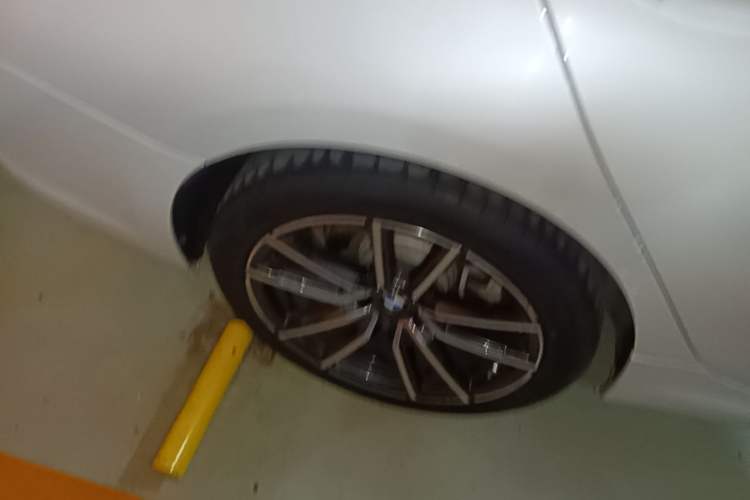 Used BMW 3 Series 2022 320Li M Sport Package Right Rear Wheel Hub