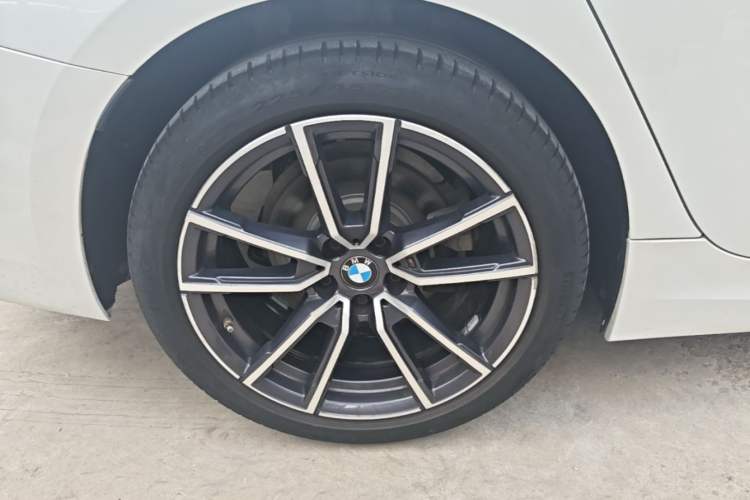 Used BMW 3 Series 2022 320Li M Sport Package Right Rear Wheel Hub