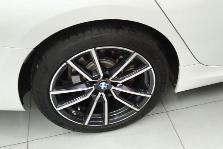 Used BMW 3 Series 2022 Updated 325Li M Sport Package Right Rear Wheel Hub