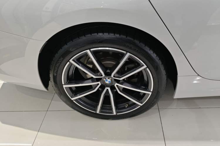 Used BMW 3 Series 2022 320Li M Sport Package Right Rear Wheel Hub