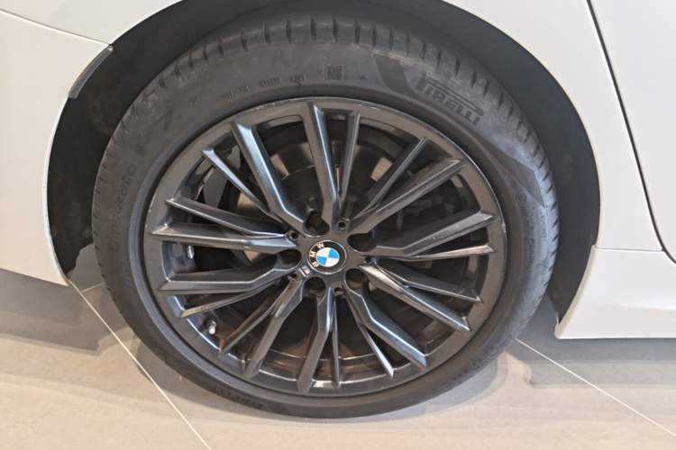 Used BMW 3 Series 2022 325i M Sport Night Edition Package Right Rear Wheel Hub