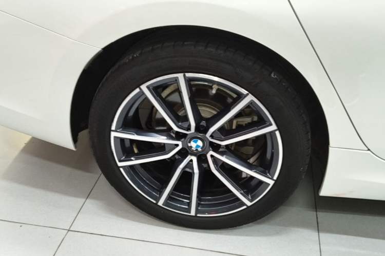 Used BMW 3 Series 2022 Restyled 320Li M Sport Package Right Rear Wheel Hub