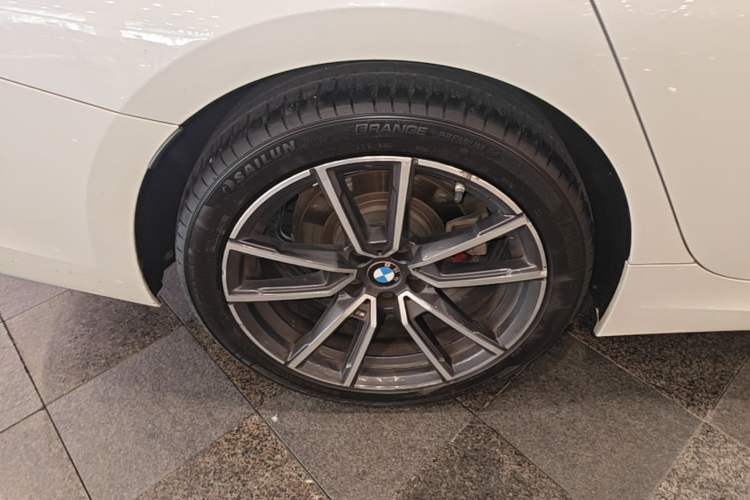 Used BMW 3 Series 2022 325Li M Sport Package Right Rear Wheel Hub