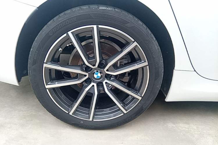 Used BMW 3 Series 2022 Restyled 320Li M Sport Package Right Rear Wheel Hub