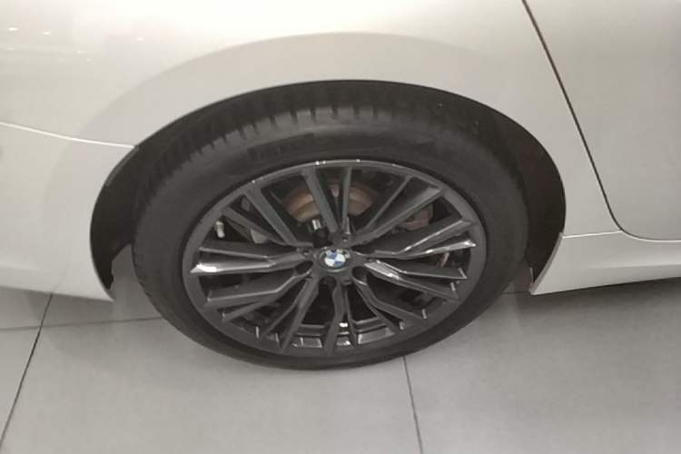 Used BMW 3 Series 2022 Restyled 325Li M Sport Night Edition Package Right Rear Wheel Hub