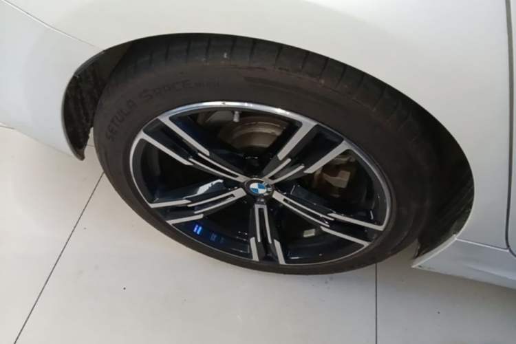 Used BMW 3 Series 2022 Updated 325i M Sport Package Right Rear Wheel Hub
