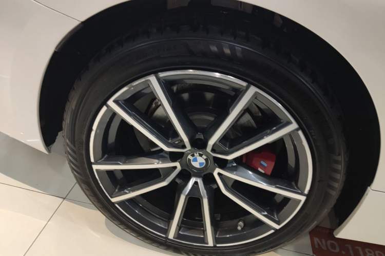 Used BMW 3 Series 2022 325Li M Sport Package Right Rear Wheel Hub