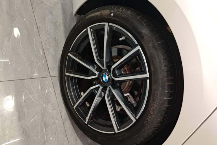 Used BMW 3 Series 2022 325Li M Sport Package Right Rear Wheel Hub