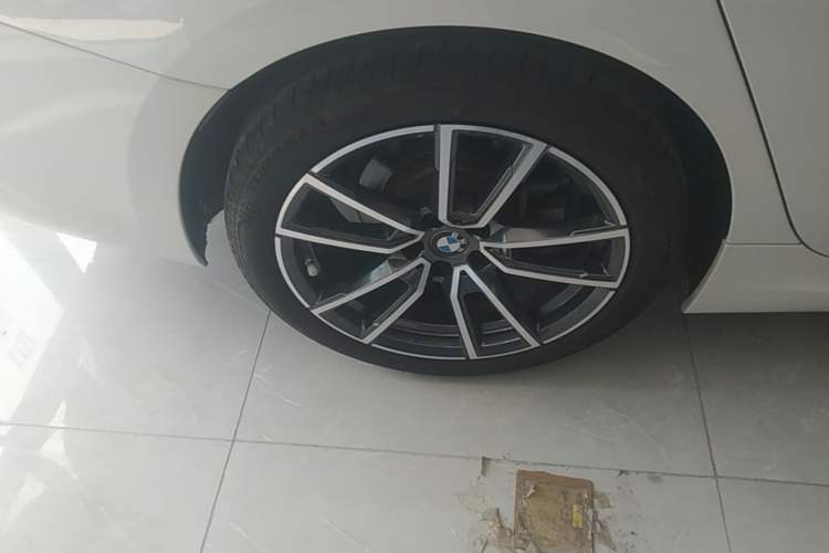 Used BMW 3 Series 2022 325Li M Sport Package Right Rear Wheel Hub