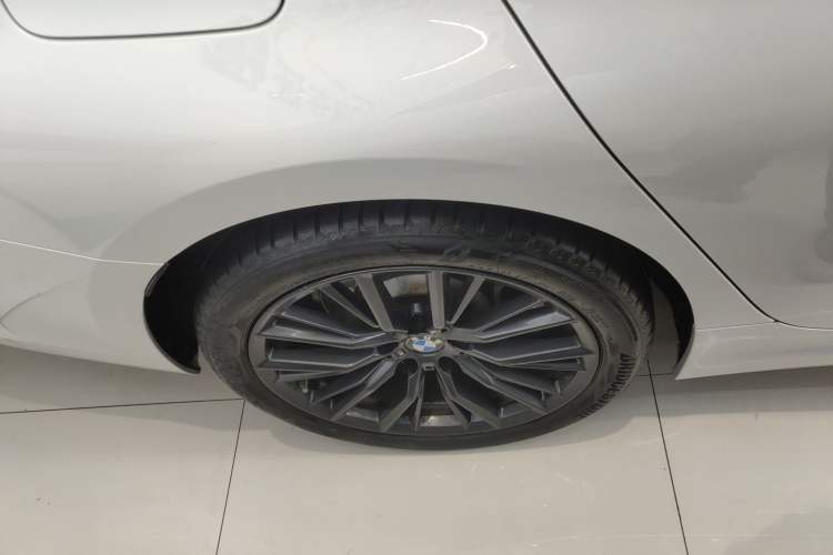 Used BMW 3 Series 2022 330Li xDrive M Sport Night Edition Package Right Rear Wheel Hub