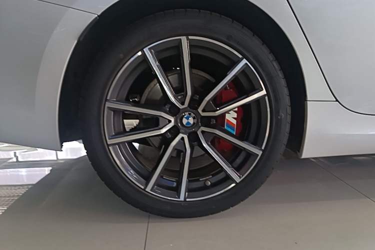Used BMW 3 Series 2022 320Li M Sport Package Right Rear Wheel Hub