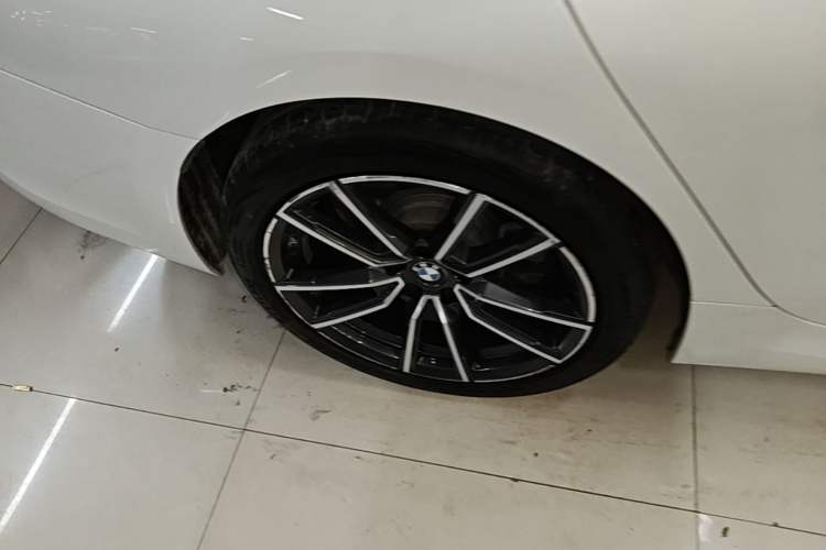 Used BMW 3 Series 2022 325Li M Sport Package Right Rear Wheel Hub