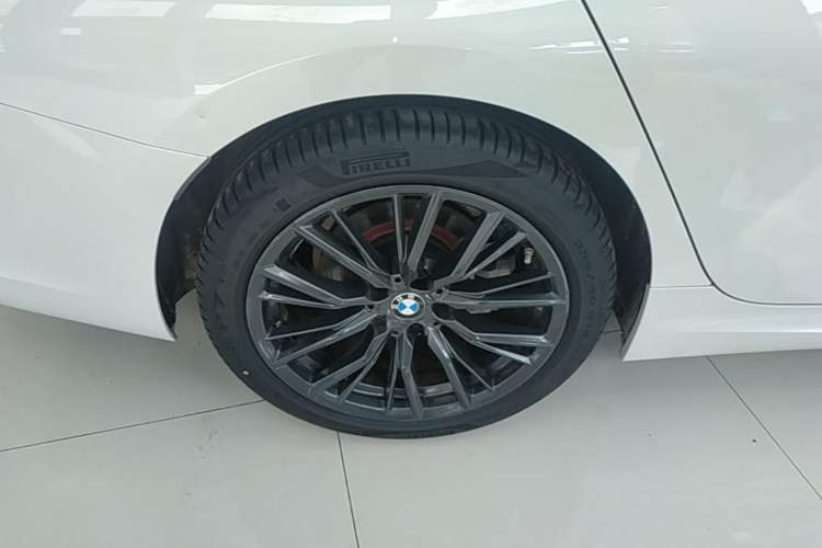 Used BMW 3 Series 2022 325i M Sport Night Edition Package Right Rear Wheel Hub