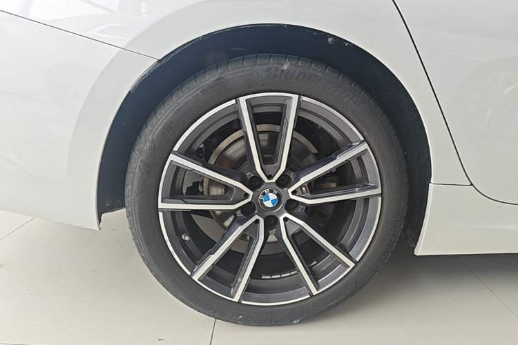 Used BMW 3 Series 2022 325Li M Sport Package Right Rear Wheel Hub