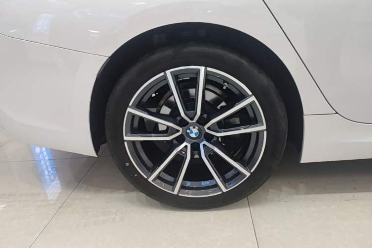 Used BMW 3 Series 2022 325Li M Sport Package Right Rear Wheel Hub