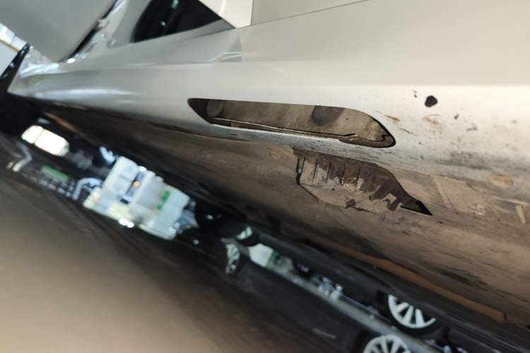 Used BMW 3 Series 2022 325Li M Sport Package Right Side Sill