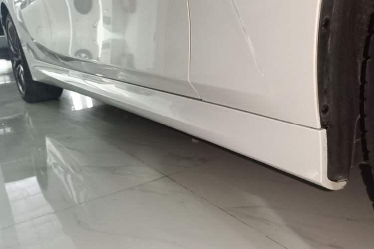 Used BMW 3 Series 2022 325Li M Sport Night Edition Package Right Side Sill