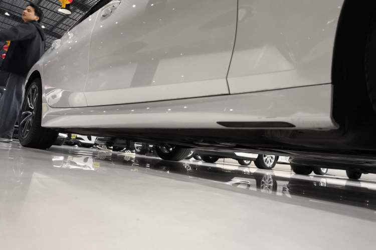 Used BMW 3 Series 2022 Updated 325Li M Sport Package Right Side Sill