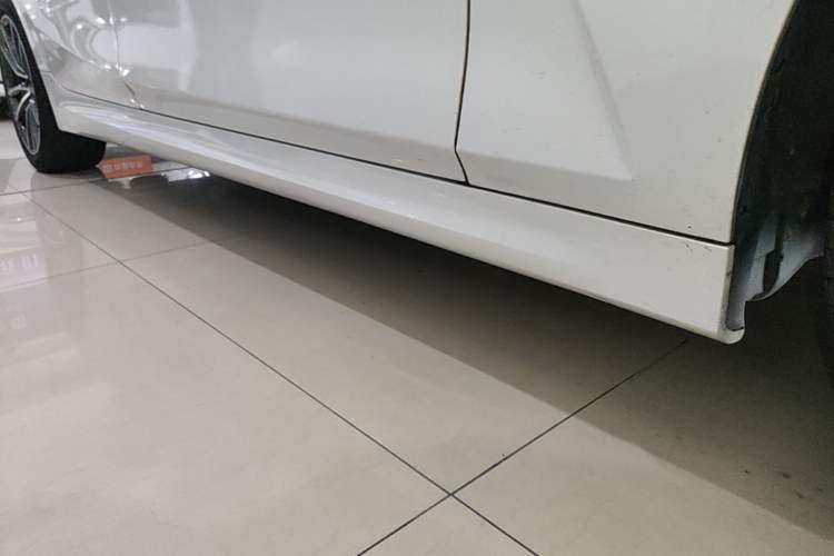 Used BMW 3 Series 2022 Restyled 320Li M Sport Package Right Side Sill