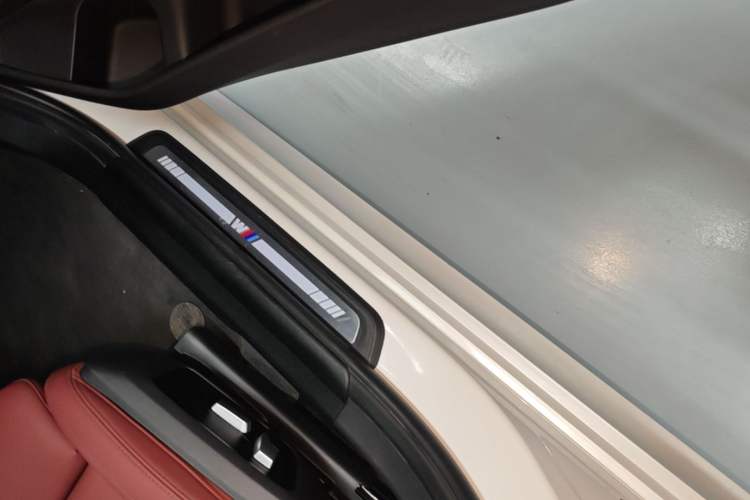 Used BMW 3 Series 2022 325i M Sport Package Right Side Sill