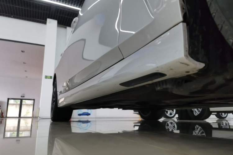 Used BMW 3 Series 2022 325Li M Sport Night Edition Package Right Side Sill