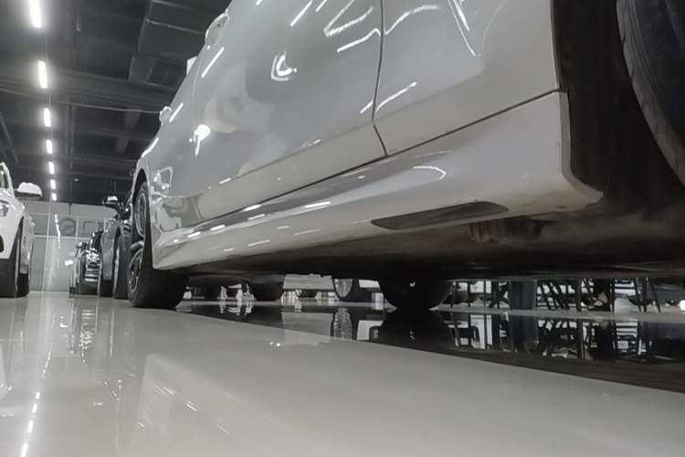 Used BMW 3 Series 2022 325Li M Sport Package Right Side Sill