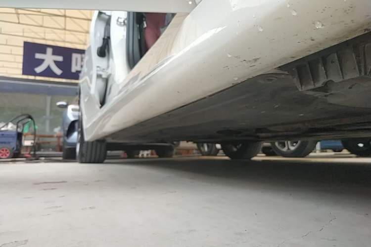 Used BMW 3 Series 2022 320Li M Sport Package Right Side Sill