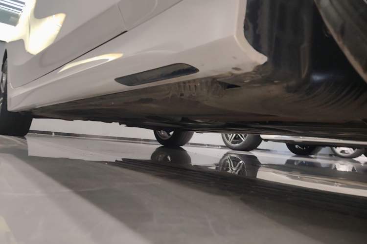 Used BMW 3 Series 2022 320Li M Sport Package Right Side Sill