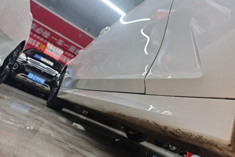 Used BMW 3 Series 2022 320Li M Sport Package Right Side Sill