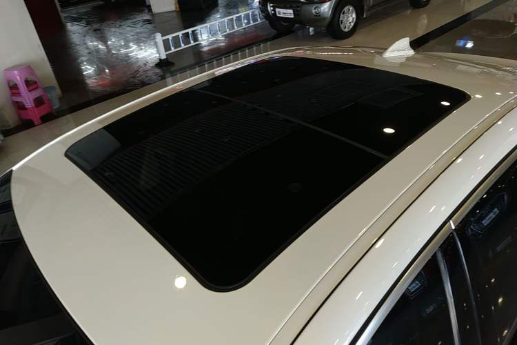 Used BMW 3 Series 2022 Restyled 320Li M Sport Package Roof
