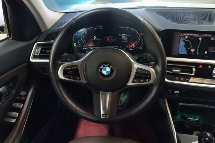 Used BMW 3 Series 2022 325i M Sport Package Steering Wheel