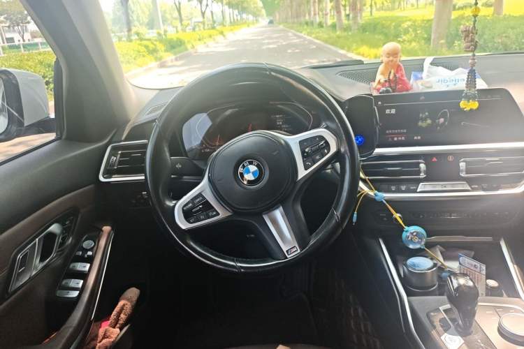 Used BMW 3 Series 2022 Updated 325i M Sport Package Steering Wheel
