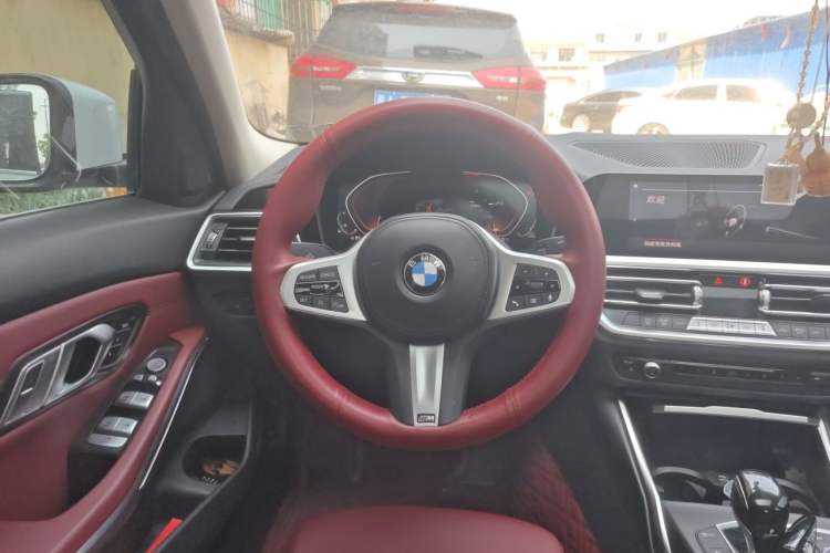 Used BMW 3 Series 2022 325i M Sport Package Steering Wheel