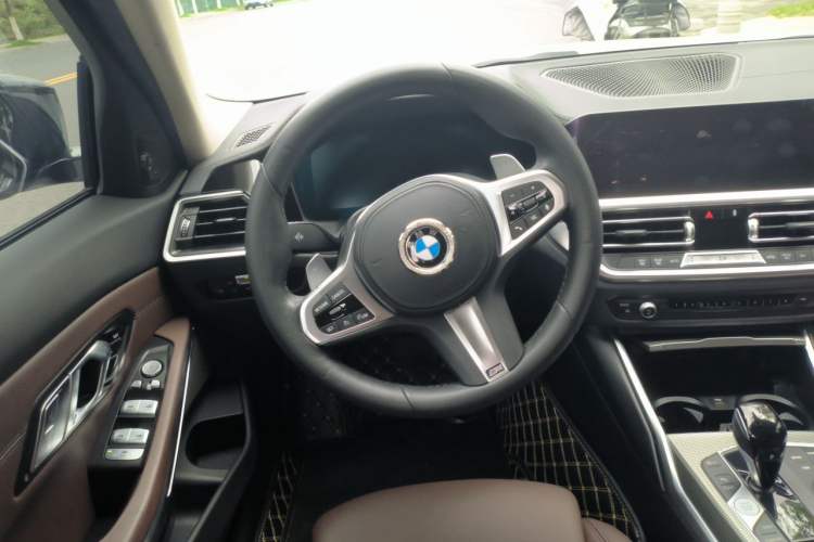 Used BMW 3 Series 2022 325i M Sport Night Edition Package Steering Wheel
