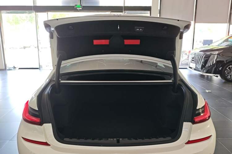 Used BMW 3 Series 2022 Updated 325Li M Sport Package Trunk