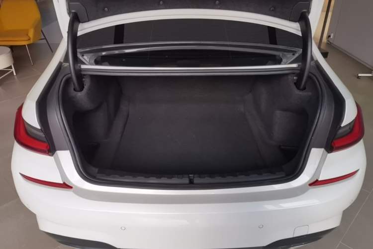 Used BMW 3 Series 2022 325i M Sport Package Trunk