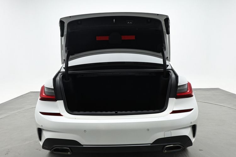 Used BMW 3 Series 2022 320Li M Sport Package Trunk
