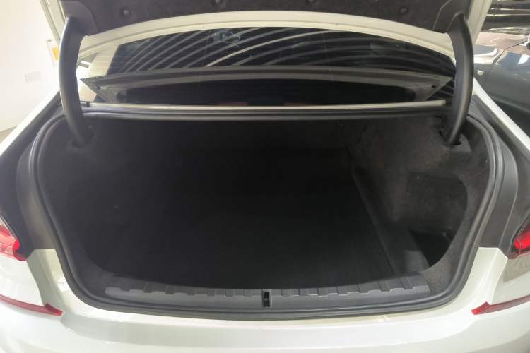 Used BMW 3 Series 2022 325Li M Sport Package Trunk