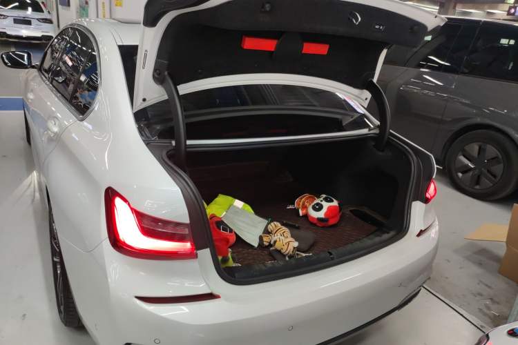 Used BMW 3 Series 2022 Updated 325Li M Sport Package Trunk