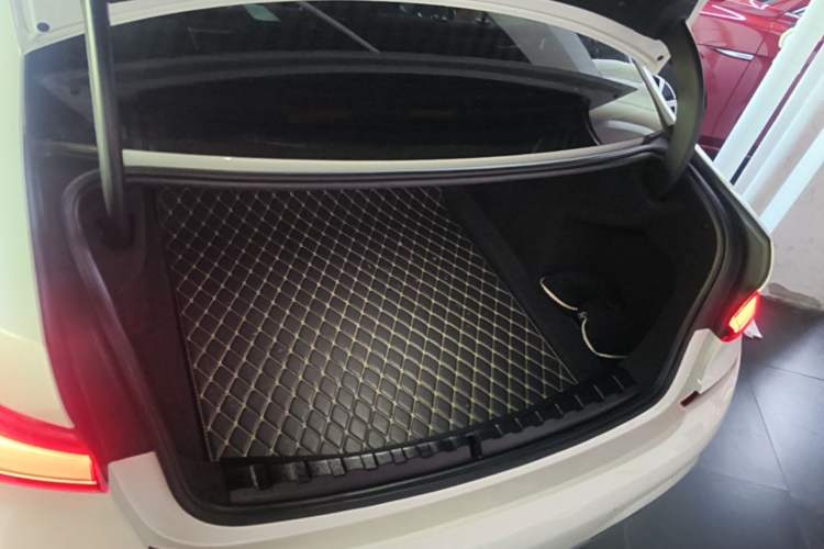 Used BMW 3 Series 2022 325i M Sport Night Edition Package Trunk