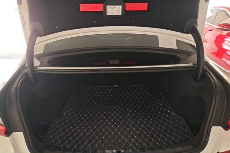 Used BMW 3 Series 2022 325Li M Sport Package Trunk