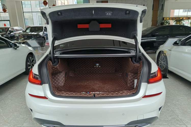 Used BMW 3 Series 2022 325Li M Sport Package Trunk
