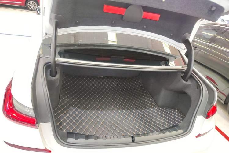 Used BMW 3 Series 2022 320Li M Sport Package Trunk