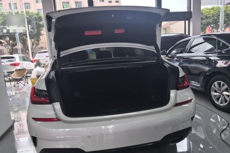 Used BMW 3 Series 2022 325Li M Sport Package Trunk