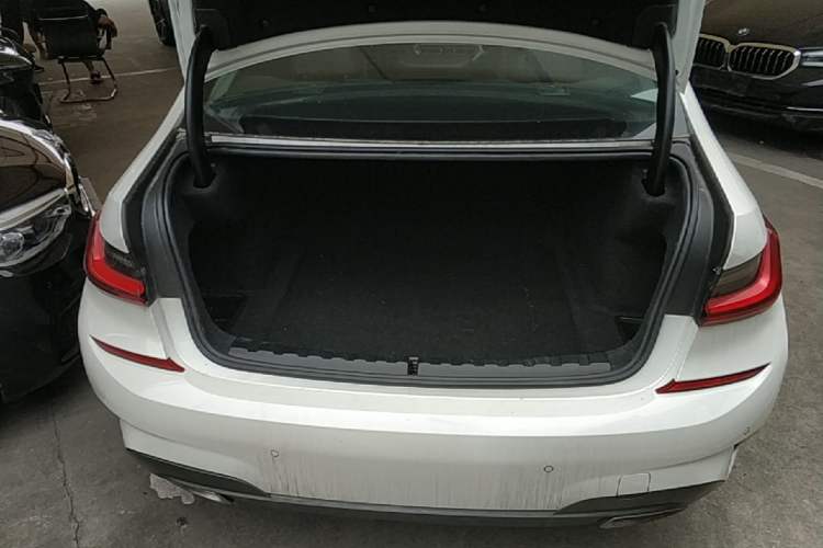 Used BMW 3 Series 2022 320Li M Sport Package Trunk