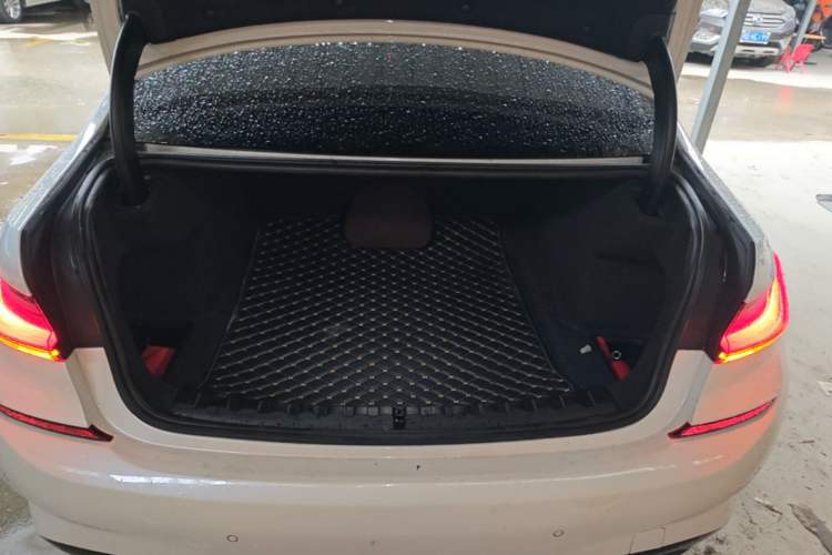 Used BMW 3 Series 2022 325Li M Sport Package Trunk