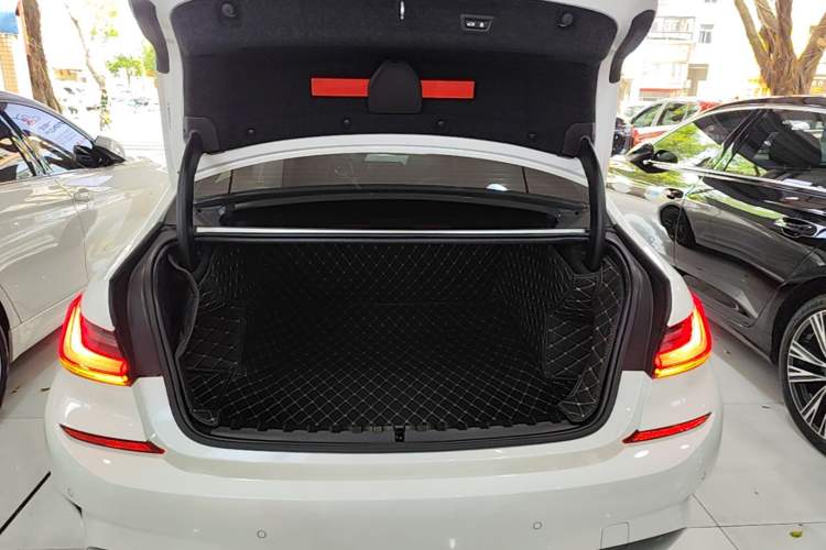 Used BMW 3 Series 2022 325Li M Sport Night Edition Package Trunk