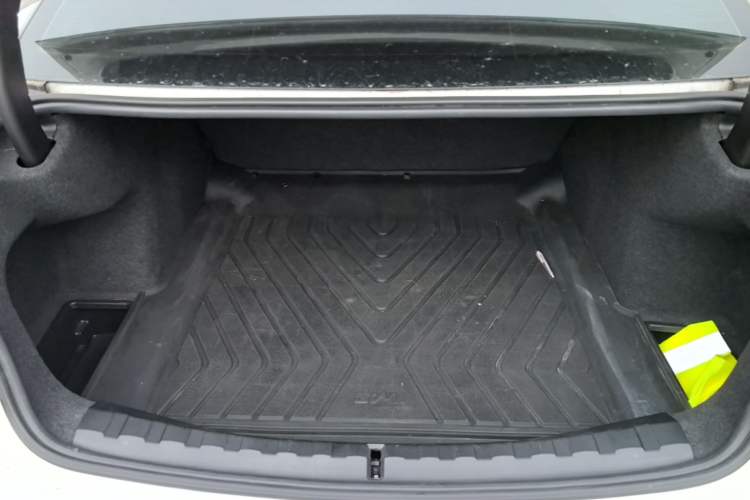 Used BMW 3 Series 2022 325Li M Sport Night Edition Package Trunk